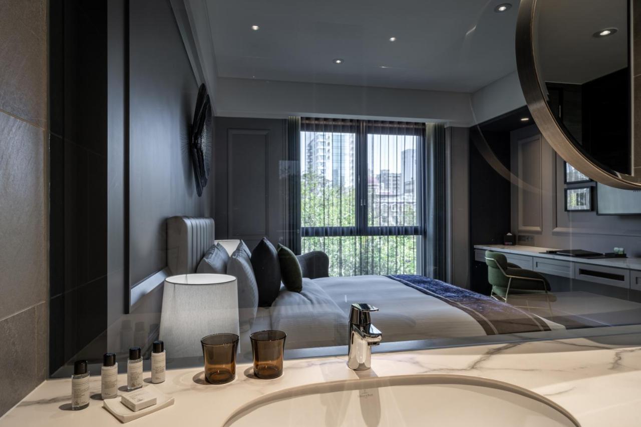 Park Lees Hotel Kaohsiung Exteriör bild A guest room at the hotel