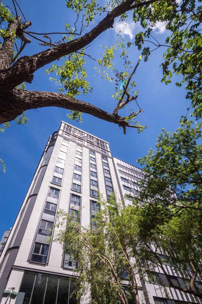 Park Lees Hotel Kaohsiung Exteriör bild The main building of the University of East London